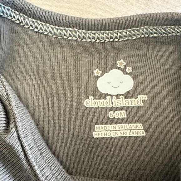 Cloud Island Gray Baby short sleeve Onesie and pants - Picture 2 of 3